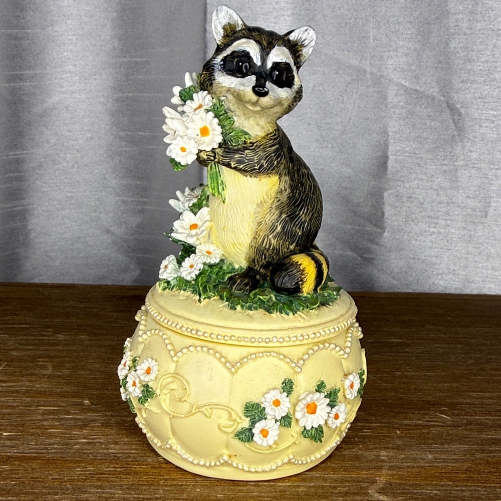 Melodies by Heritage House I Left My Heart in San Francisco Music Box Raccoon
